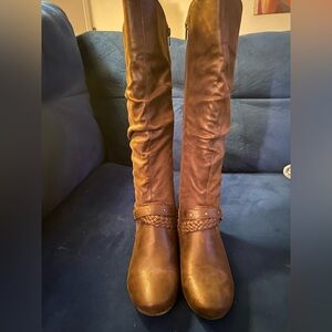 Elegant Brown Leather Heeled Boots for Women